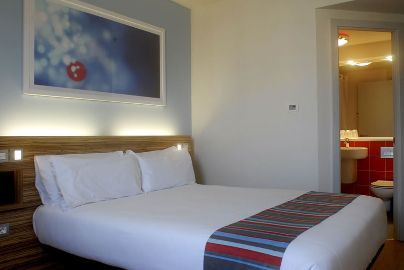 Travelodge Croydon Central ภายนอก รูปภาพ